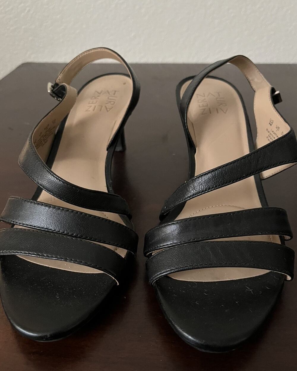 Naturalizer Taimi Sandals Women 9 Black Strappy Kitten Heel Shoe 39